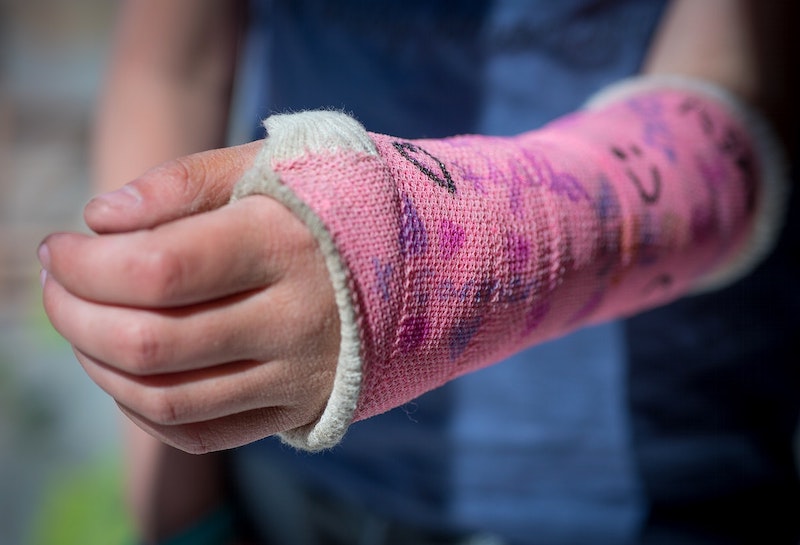 Signs You Need to See a Hand Doctor for Your Pain